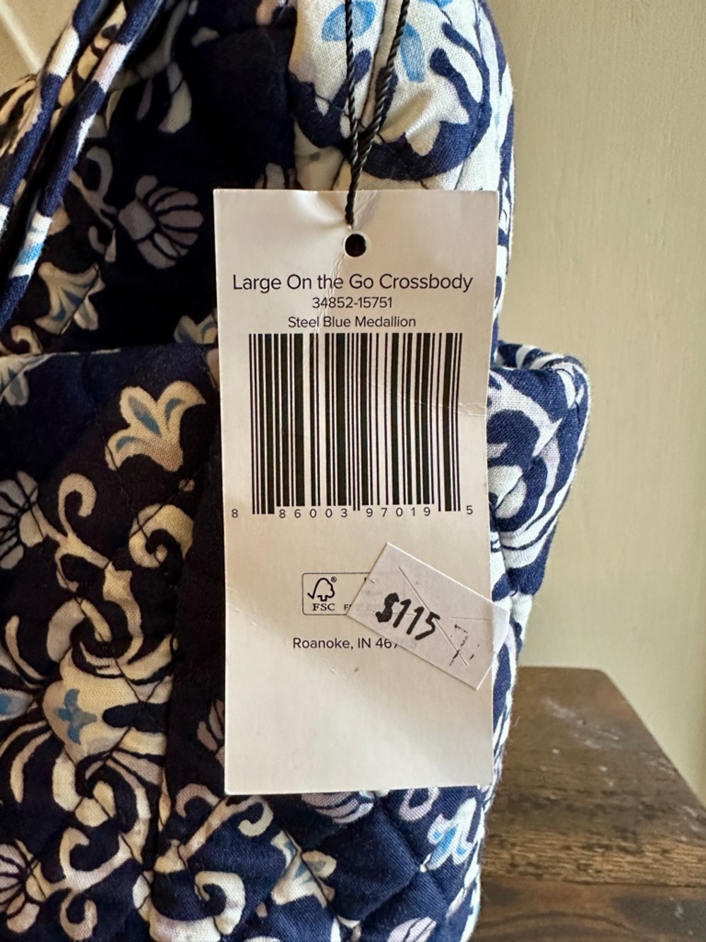 Vera Bradley Large On the Go Crossbody – Steel Blue Medallion (NWT) - Picture 5 of 11